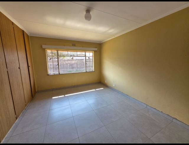 4 BEDROOM HOUSE TO LET IN VAALPARK